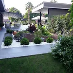 Mendos Garden Exclusive ホテル