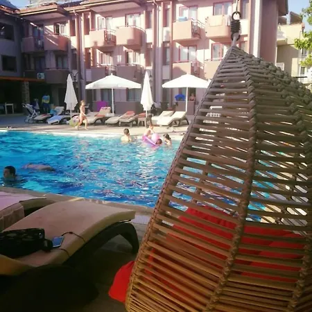 Mendos Garden Exclusive 酒店 3*